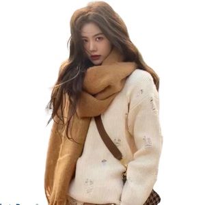 Don’t Ask Why Made in Italy Solid Distressed V Neck Sweater Size 0/S